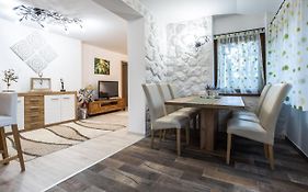 Barackvirag Apartmanhaz